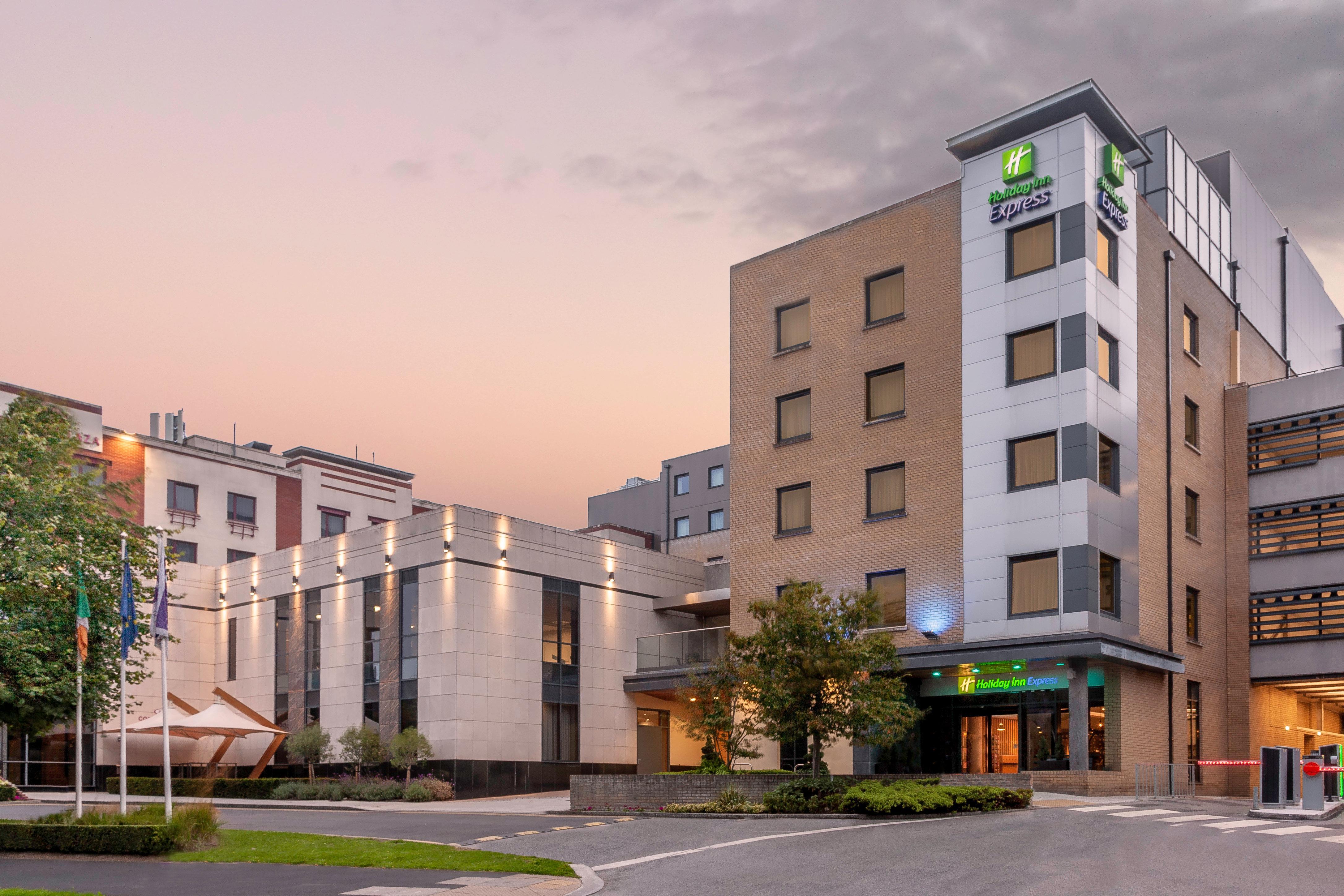 Holiday Inn Express Dublin-Airport, An Ihg Hotel Santry Exterior foto