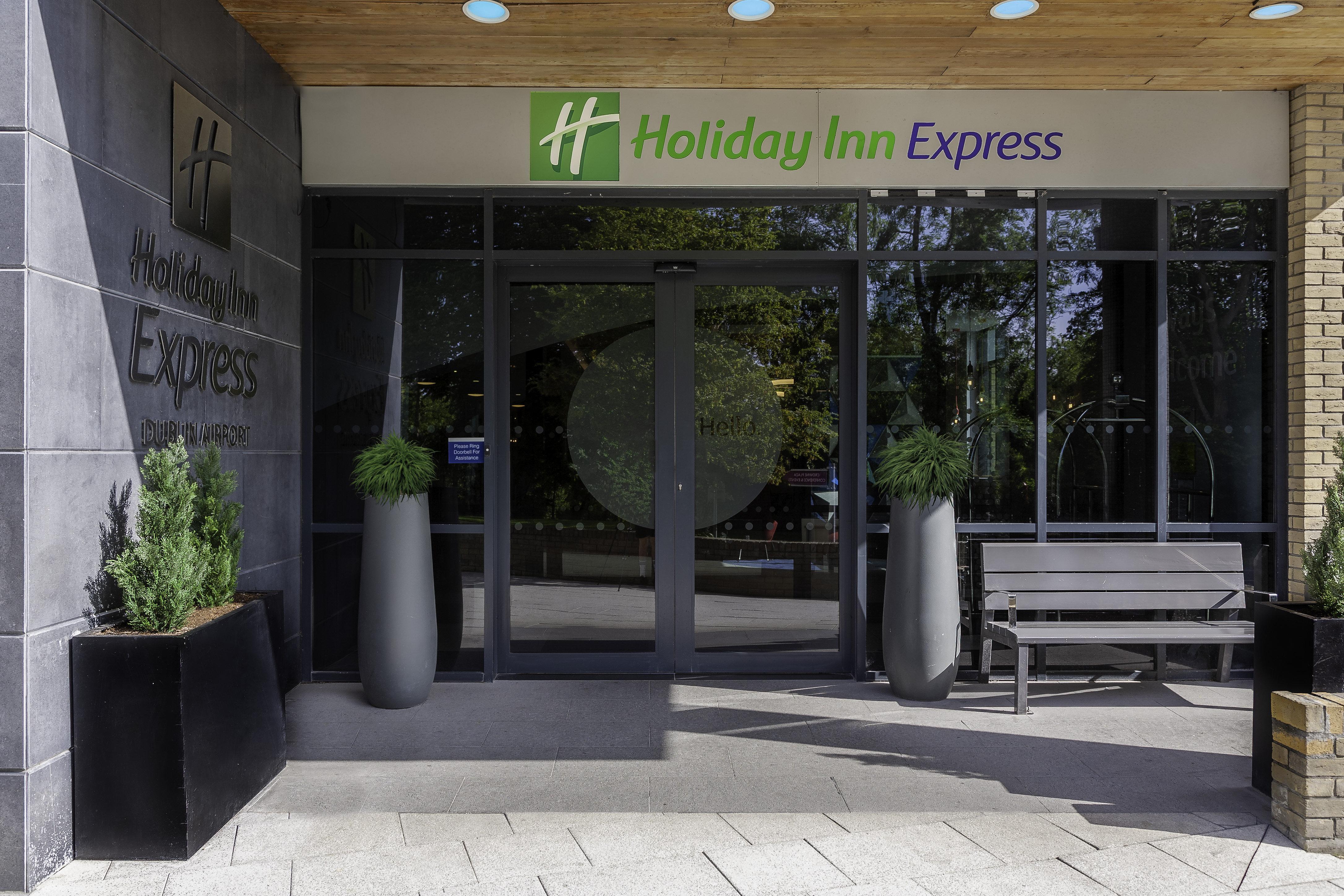 Holiday Inn Express Dublin-Airport, An Ihg Hotel Santry Exterior foto