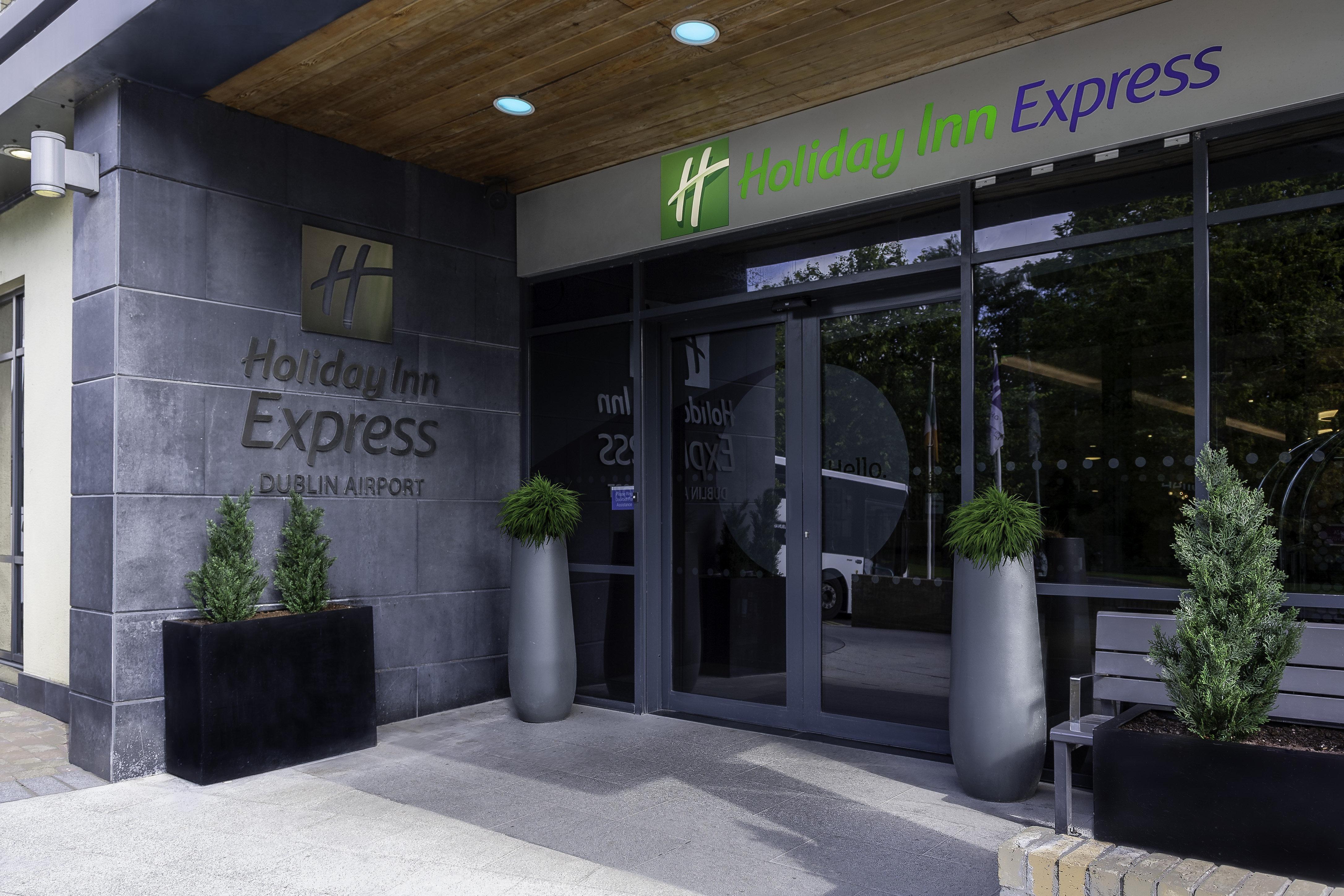 Holiday Inn Express Dublin-Airport, An Ihg Hotel Santry Exterior foto