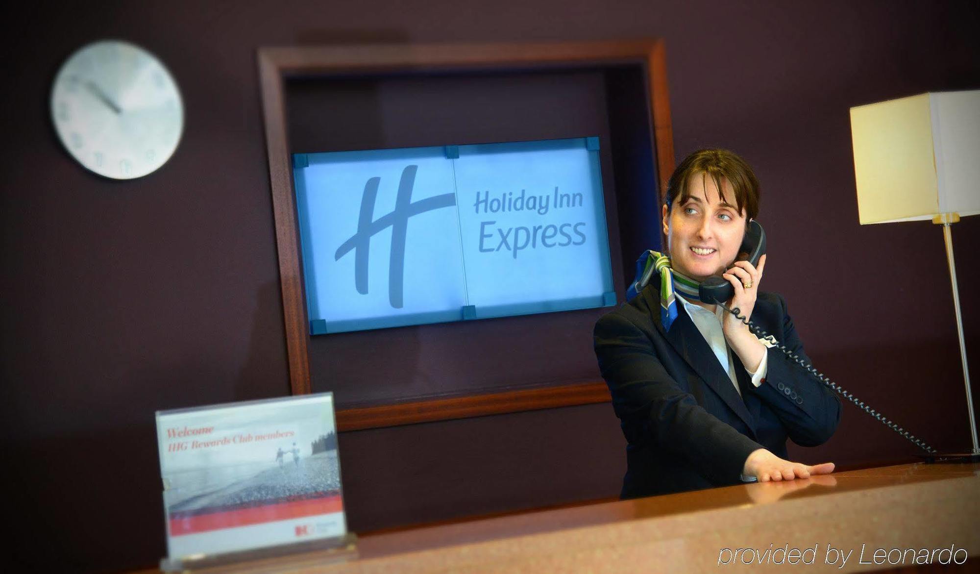 Holiday Inn Express Dublin-Airport, An Ihg Hotel Santry Exterior foto